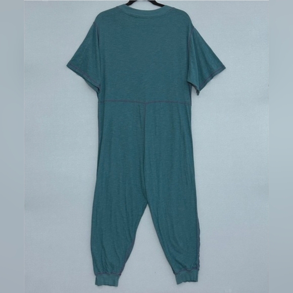 NATURAL LIFE Teal Short-Sleeve V-Neck Relaxed Jumpsuit - Picture 4 of 9